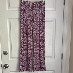 IMAN palazzo pants size Small Short purple white design with sparkly Gold accent